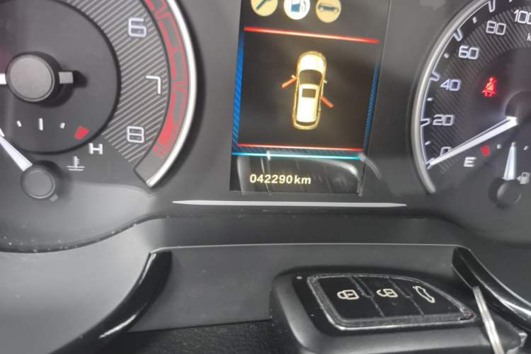 Used Dongfeng Aeolus AX7 2016 2.0L Manual Zhiyi Trim Odometer Close Up
