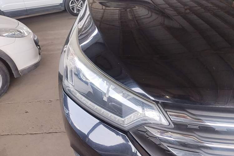 Used Dongfeng Aeolus AX7 2016 2.0L Automatic Zhiyi Trim Right Front Headlight