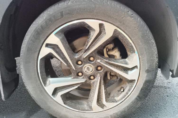 Used Dongfeng Aeolus AX7 2016 2.0L Automatic Zhiyi Trim Right Front Wheel Hub
