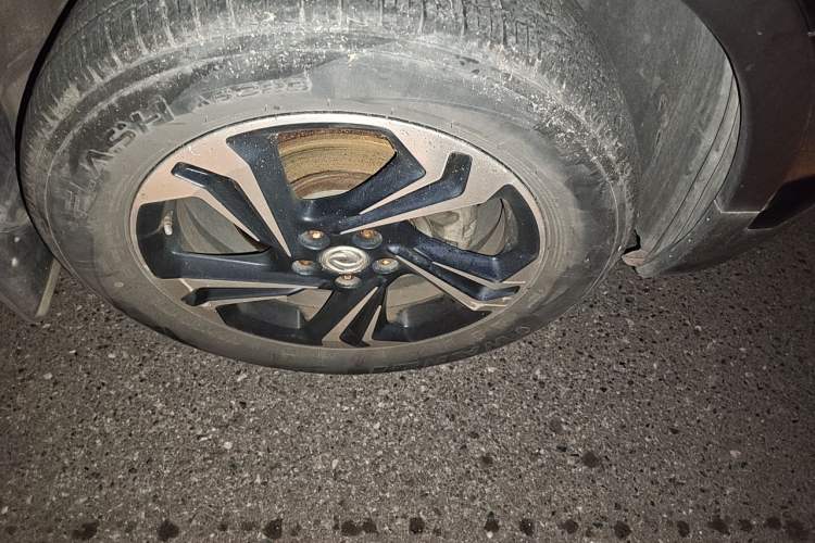 Used Dongfeng Aeolus AX7 2016 2.0L Automatic Zhiyi Trim Right Front Wheel Hub