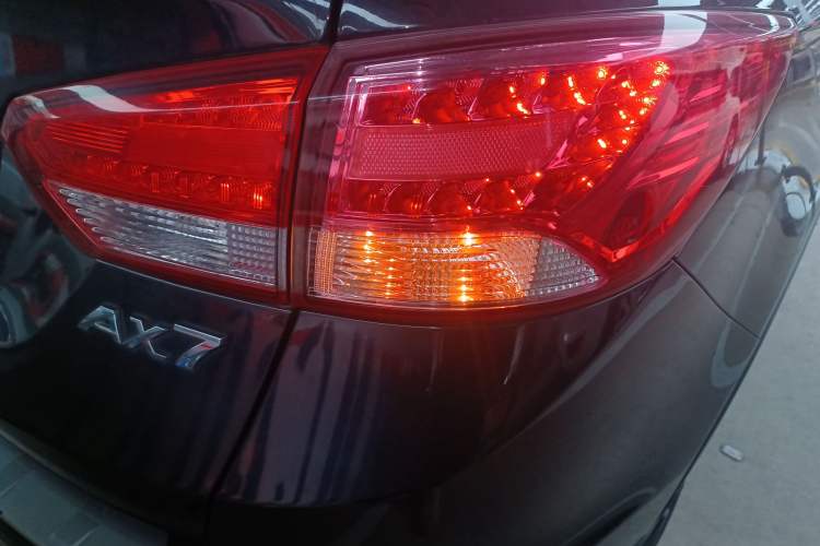 Used Dongfeng Aeolus AX7 2016 2.0L Automatic Zhiyi Trim Right Rear Taillight
