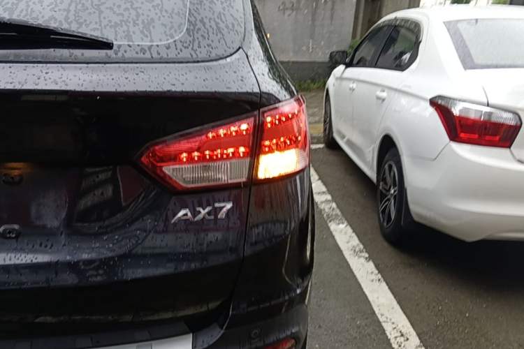 Used Dongfeng Aeolus AX7 2016 2.0L Automatic Zhiyi Trim Right Rear Taillight