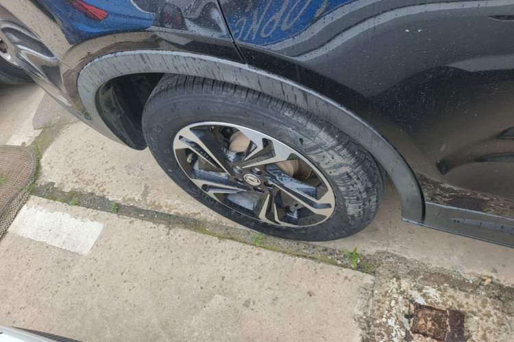 Used Dongfeng Aeolus AX7 2016 2.0L Automatic Zhiyi Trim Right Rear Wheel Hub