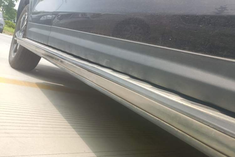 Used Dongfeng Aeolus AX7 2016 2.0L Automatic Zhiyi Trim Right Side Sill