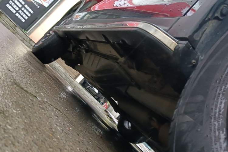 Used Dongfeng Aeolus AX7 2016 2.0L Automatic Zhiyi Trim Right Side Sill