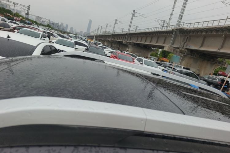 Used Dongfeng Aeolus AX7 2016 2.0L Automatic Zhiyi Trim Roof