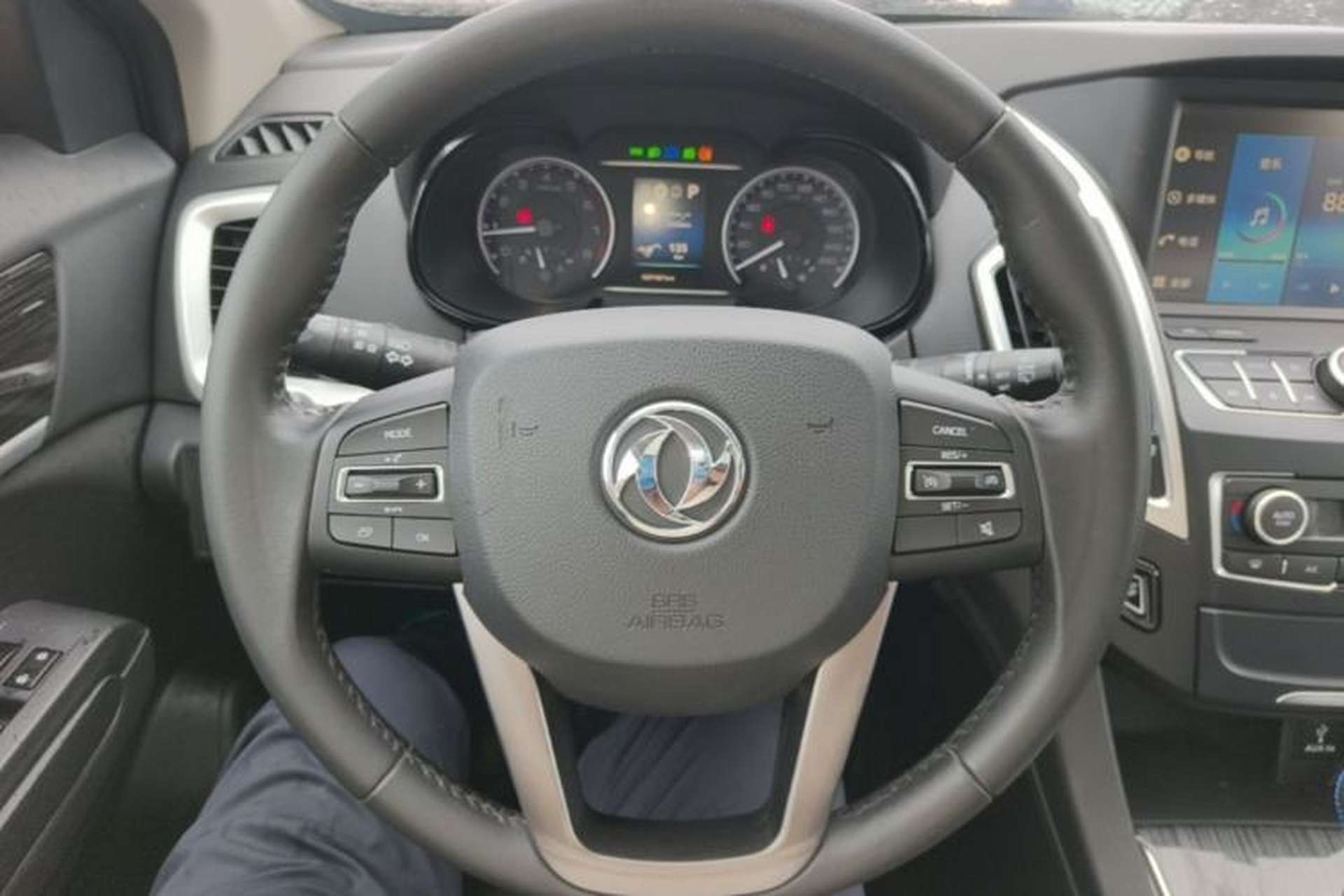 Used Dongfeng Aeolus AX7 2016 2.0L Automatic Zhiyi Trim Steering Wheel