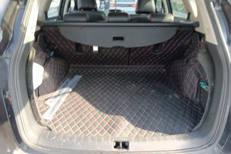 Used Dongfeng Aeolus AX7 2016 2.0L Automatic Zhiyi Trim Trunk