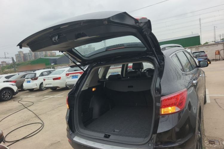 Used Dongfeng Aeolus AX7 2016 2.0L Automatic Zhiyi Trim Trunk