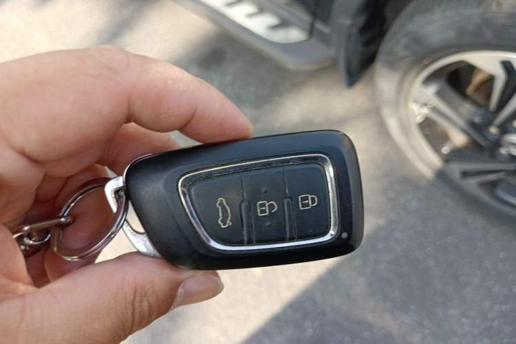 Used Dongfeng Aeolus AX7 2016 2.0L Automatic Zhiyi Trim Vehicle Key