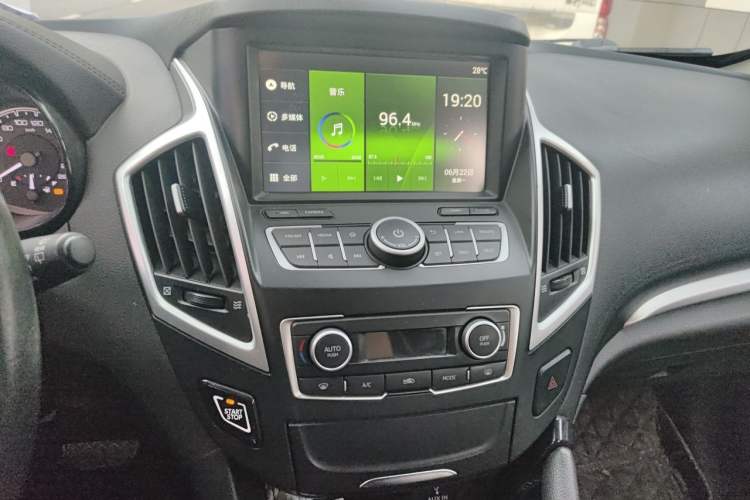 Used Dongfeng Aeolus AX7 2016 2.0L Automatic Zhiyi Trim Audio And AC Panel
