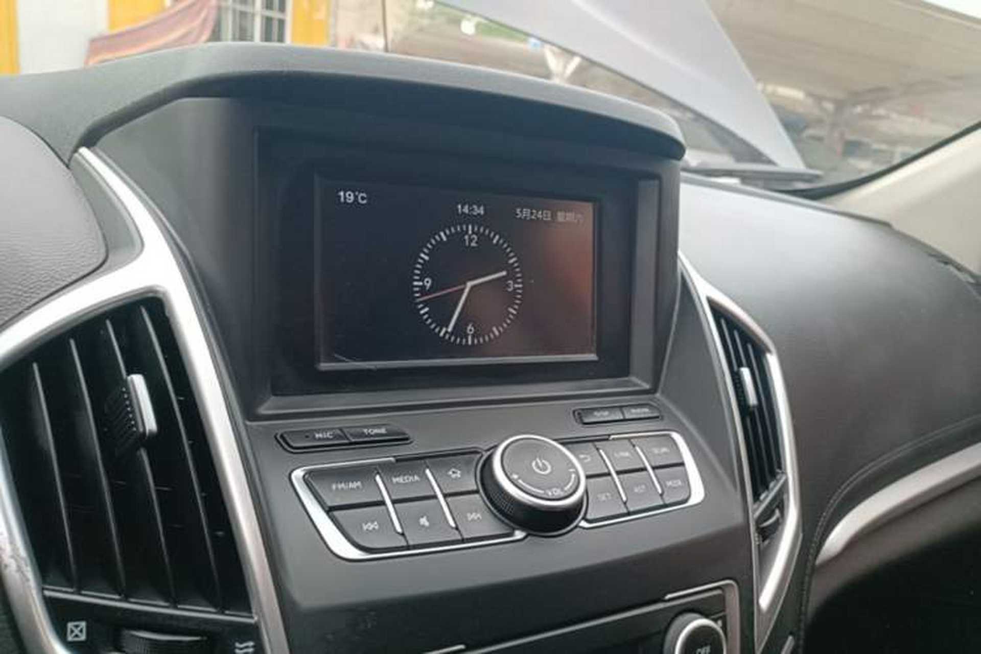 Used Dongfeng Aeolus AX7 2016 1.4T Manual Zhuyue Model Audio And AC Panel