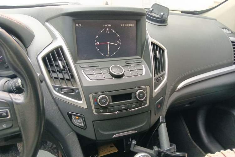 Used Dongfeng Aeolus AX7 2016 2.0L Manual Zhiyi Trim Audio And AC Panel