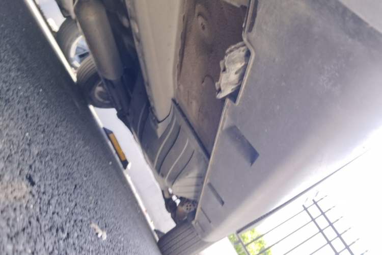 Used Dongfeng Aeolus AX7 2016 2.0L Automatic Zhiyi Trim Chassis Front Left