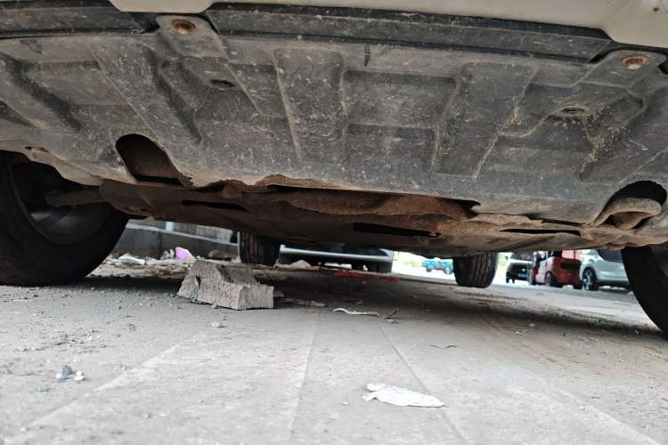 Used Dongfeng Aeolus AX7 2016 2.0L Automatic Zhiyi Trim Chassis Front