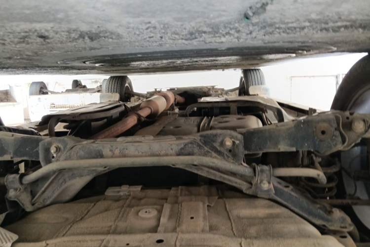 Used Dongfeng Aeolus AX7 2016 2.0L Manual Zhiyi Trim Chassis Rear