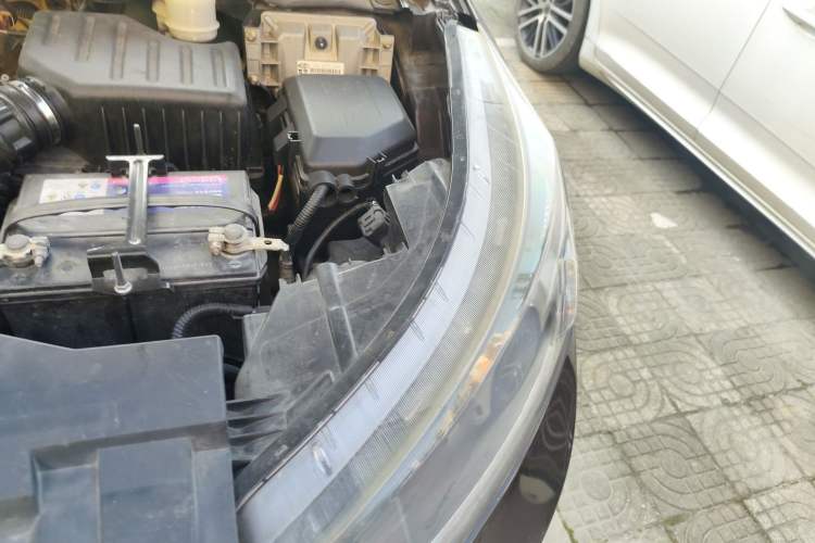 Used Dongfeng Aeolus AX7 2016 2.0L Automatic Zhiyi Trim Engine Bay Left