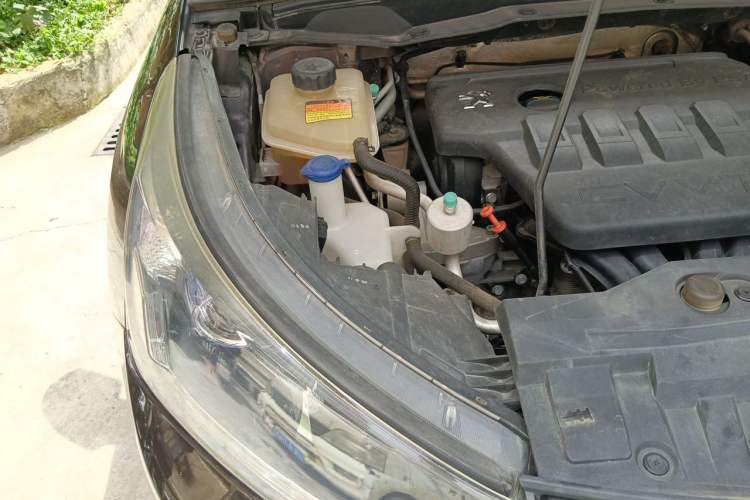 Used Dongfeng Aeolus AX7 2016 2.0L Manual Zhiyi Trim Engine Bay Right