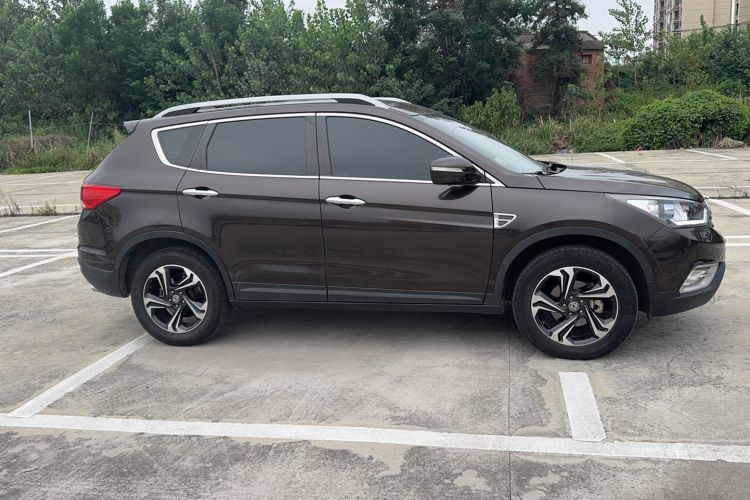 Used Dongfeng Aeolus AX7 2016 2.0L Automatic Zhiyi Trim Exterior 3