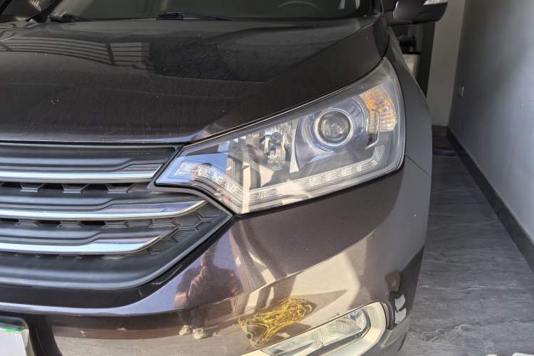 Used Dongfeng Aeolus AX7 2016 2.0L Automatic Zhiyi Trim Exterior 6