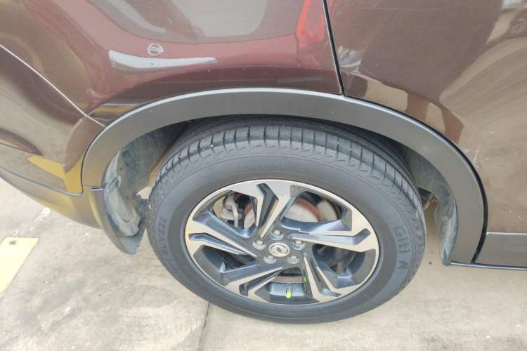 Used Dongfeng Aeolus AX7 2016 2.0L Automatic Zhiyi Trim Exterior 8