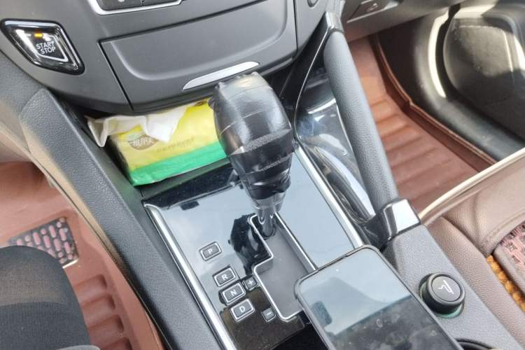 Used Dongfeng Aeolus AX7 2016 2.0L Automatic Zhiyi Trim Gear Lever