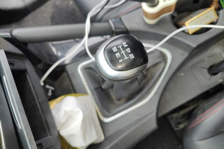Used Dongfeng Aeolus AX7 2016 1.4T Manual Zhuyue Model Gear Lever