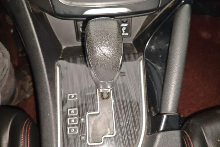 Used Dongfeng Aeolus AX7 2016 2.0L Automatic Zhiyi Trim Gear Lever