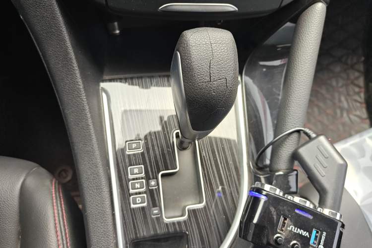 Used Dongfeng Aeolus AX7 2016 2.0L Automatic Zhiyi Trim Gear Lever