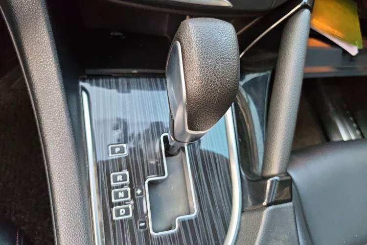 Used Dongfeng Aeolus AX7 2016 2.0L Automatic Zhiyi Trim Gear Lever