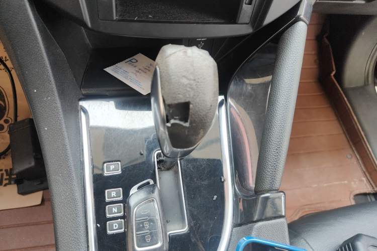 Used Dongfeng Aeolus AX7 2016 2.0L Automatic Zhiyi Trim Gear Lever