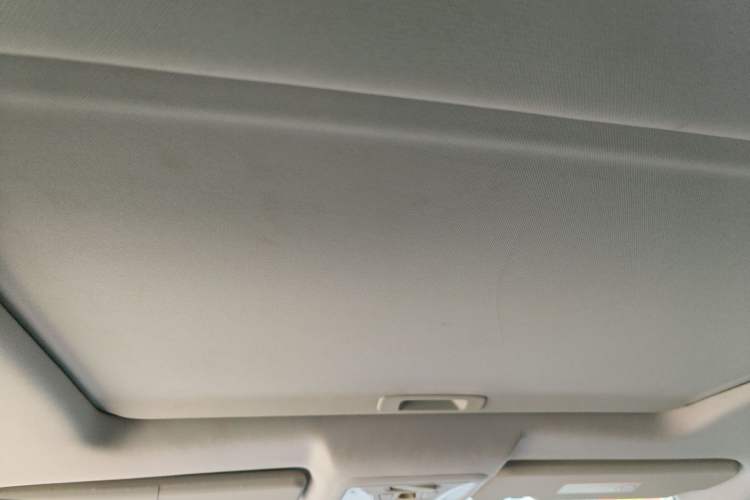 Used Dongfeng Aeolus AX7 2016 2.3L Automatic ZhiZun Version Headliner