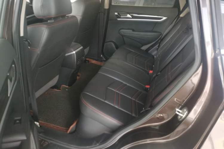 Used Dongfeng Aeolus AX7 2016 2.0L Automatic Zhiyi Trim Interior 1