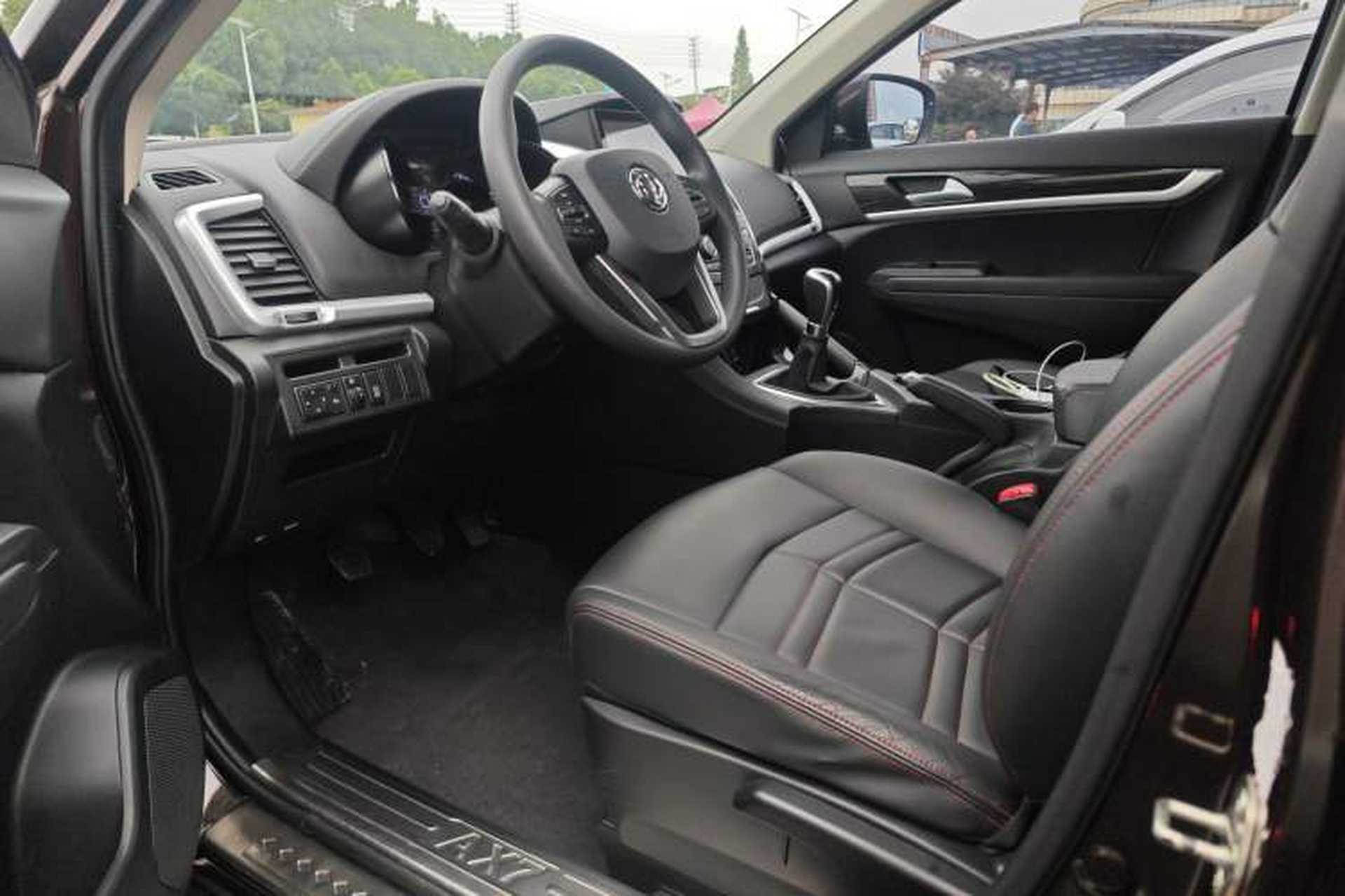 Used Dongfeng Aeolus AX7 2016 1.4T Manual Zhuyue Model Interior 3