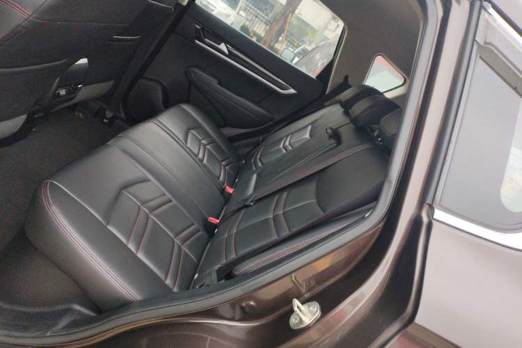 Used Dongfeng Aeolus AX7 2016 2.0L Automatic Zhiyi Trim Interior 4