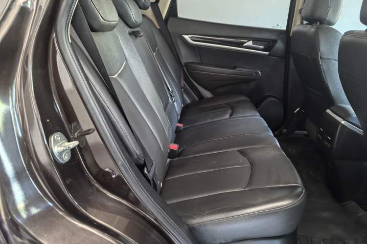 Used Dongfeng Aeolus AX7 2016 2.0L Automatic Zhiyi Trim Interior 9