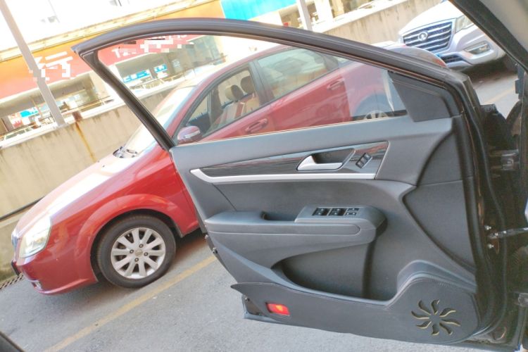 Used Dongfeng Aeolus AX7 2016 2.3L Automatic ZhiZun Version Left Front Door Interior