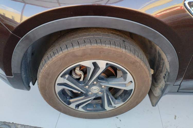 Used Dongfeng Aeolus AX7 2016 2.3L Automatic ZhiZun Version Left Front Wheel Hub