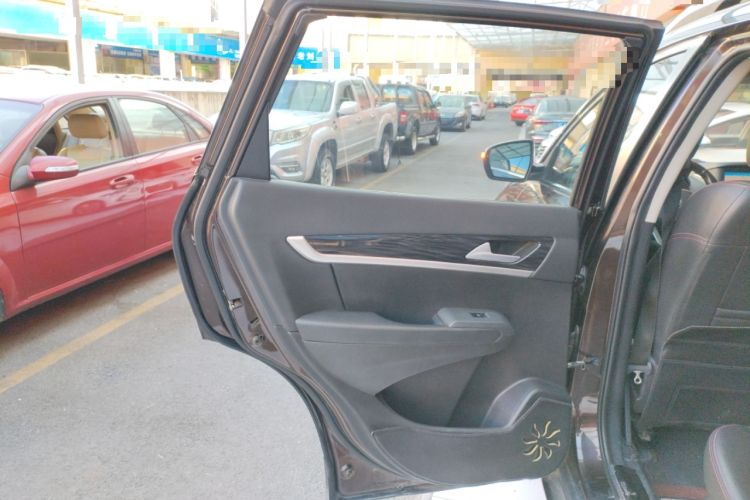 Used Dongfeng Aeolus AX7 2016 2.3L Automatic ZhiZun Version Left Rear Door Interior