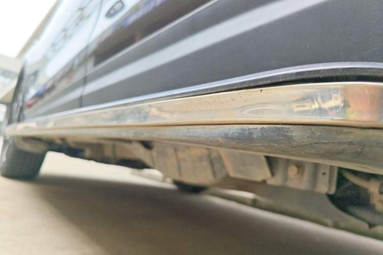 Used Dongfeng Aeolus AX7 2016 2.3L Automatic ZhiZun Version Left Side Sill