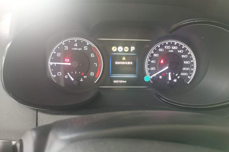 Used Dongfeng Aeolus AX7 2016 2.0L Automatic Zhiyi Trim Odometer Close Up