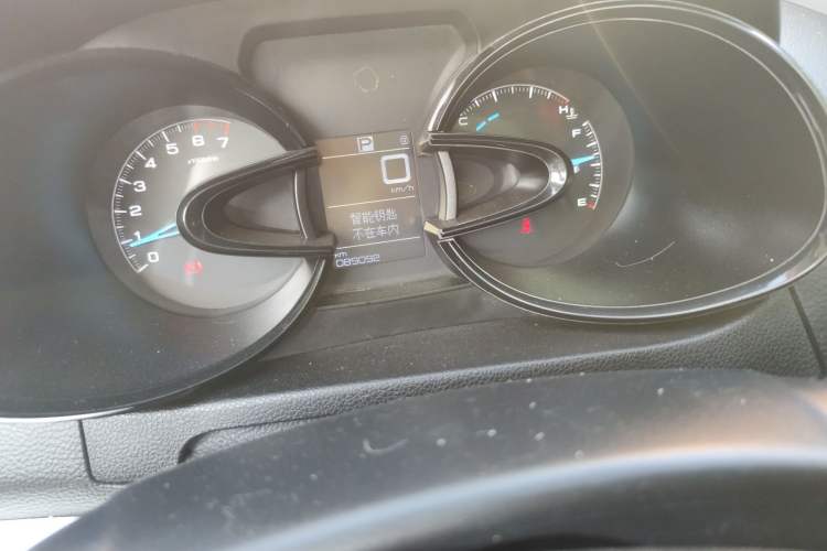 Used Dongfeng Aeolus AX7 2016 2.0L Automatic Zhiyi Trim Odometer Close Up