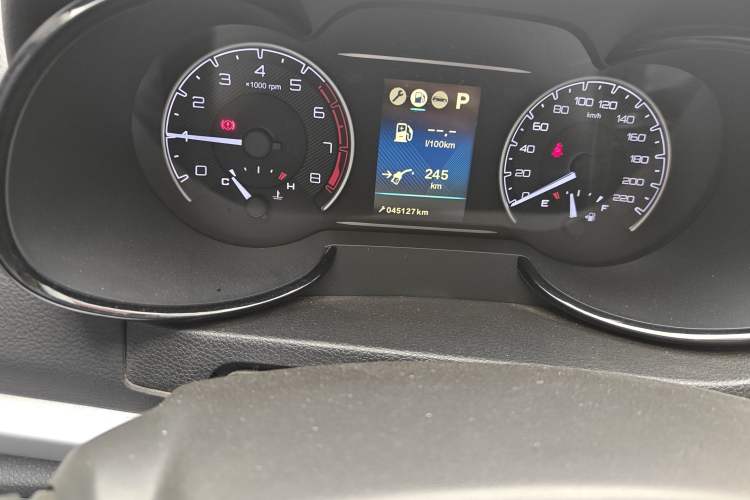 Used Dongfeng Aeolus AX7 2016 2.0L Automatic Zhiyi Trim Odometer Close Up