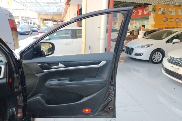 Used Dongfeng Aeolus AX7 2016 2.3L Automatic ZhiZun Version Right Front Door Interior