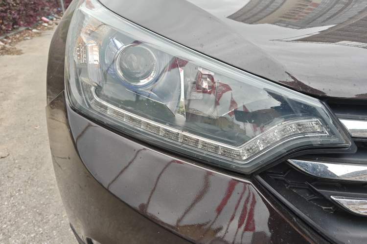 Used Dongfeng Aeolus AX7 2016 2.0L Automatic Zhiyi Trim Right Front Headlight