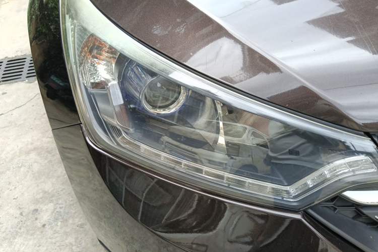 Used Dongfeng Aeolus AX7 2016 2.0L Manual Zhiyi Trim Right Front Headlight
