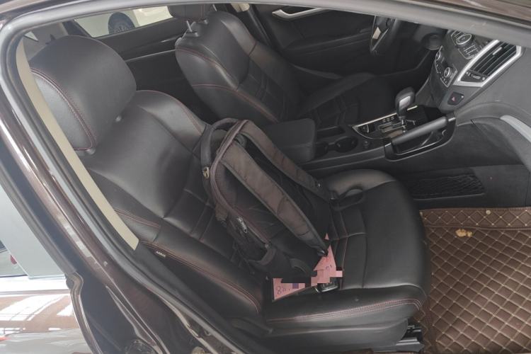 Used Dongfeng Aeolus AX7 2016 2.0L Automatic Zhiyi Trim Right Front Seat