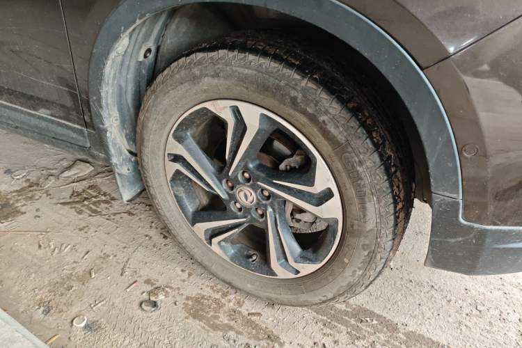 Used Dongfeng Aeolus AX7 2016 2.0L Automatic Zhiyi Trim Right Front Wheel Hub