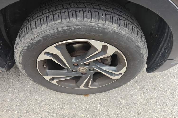 Used Dongfeng Aeolus AX7 2016 2.0L Automatic Zhiyi Trim Right Front Wheel Hub