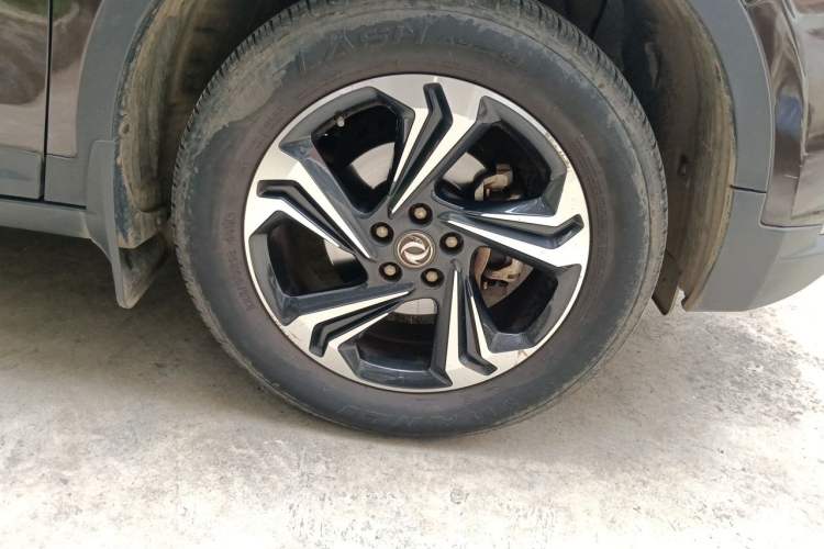 Used Dongfeng Aeolus AX7 2016 2.0L Manual Zhiyi Trim Right Front Wheel Hub